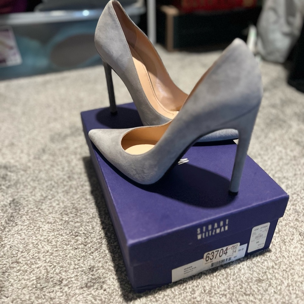 Stuart Weitzman Gray Suede Pumps